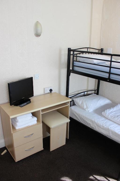 Hotel The Colwyn - Near Pleasure Blackpool
