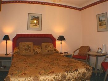 Pier Walk Hotel