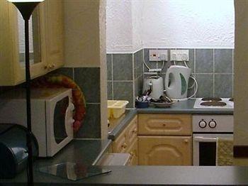 Apartment Bridle *