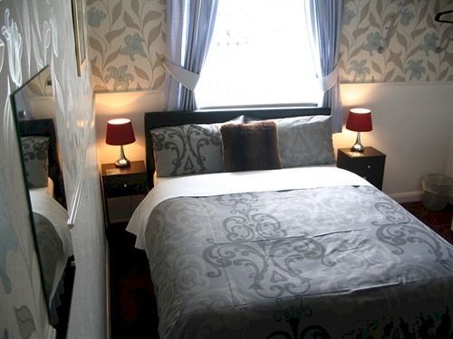 Thornhill 3* Blackpool