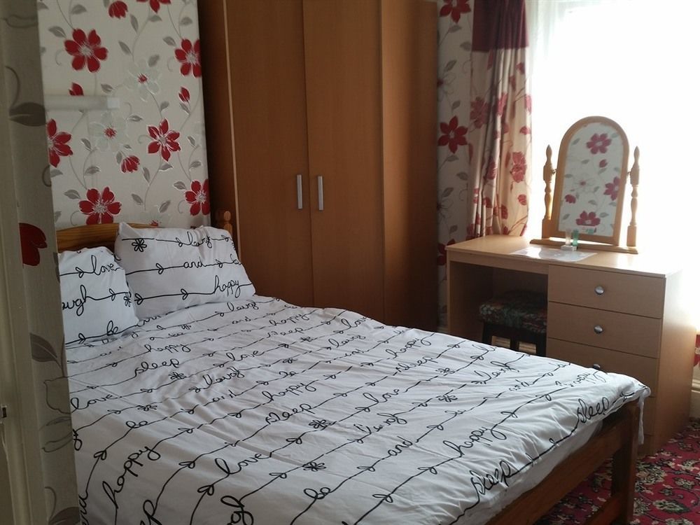 Bed & Breakfast Rayners Blackpool