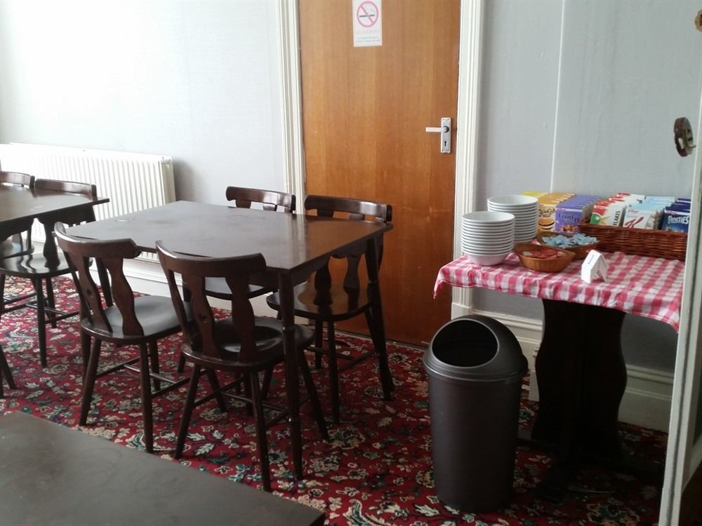 Bed & Breakfast Rayners 3*
