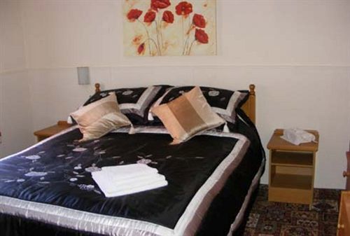 Eden House Bed & Breakfast 3*
