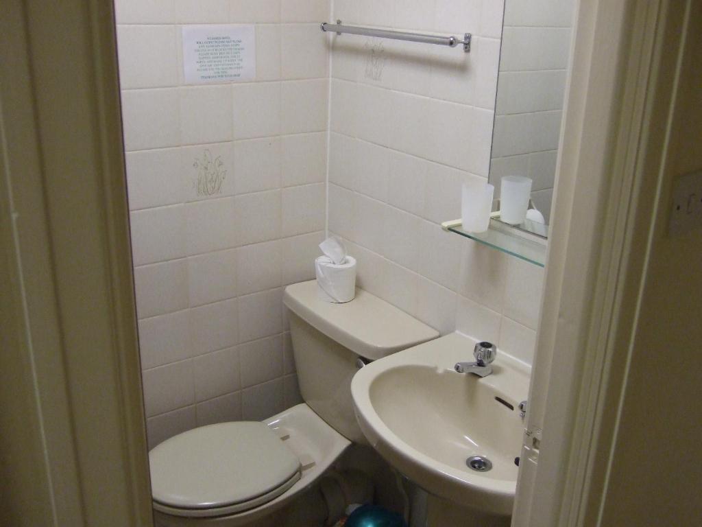 St James Hotel 3*
