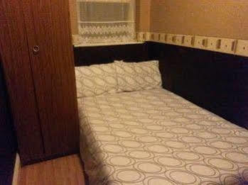 Guest house Myroomz Orchid 2*