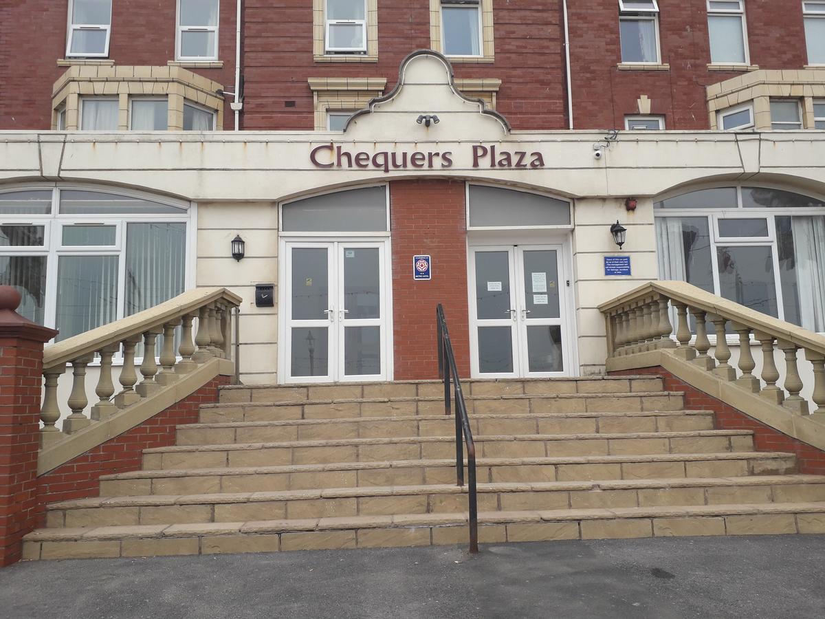 Chequers Plaza 2*