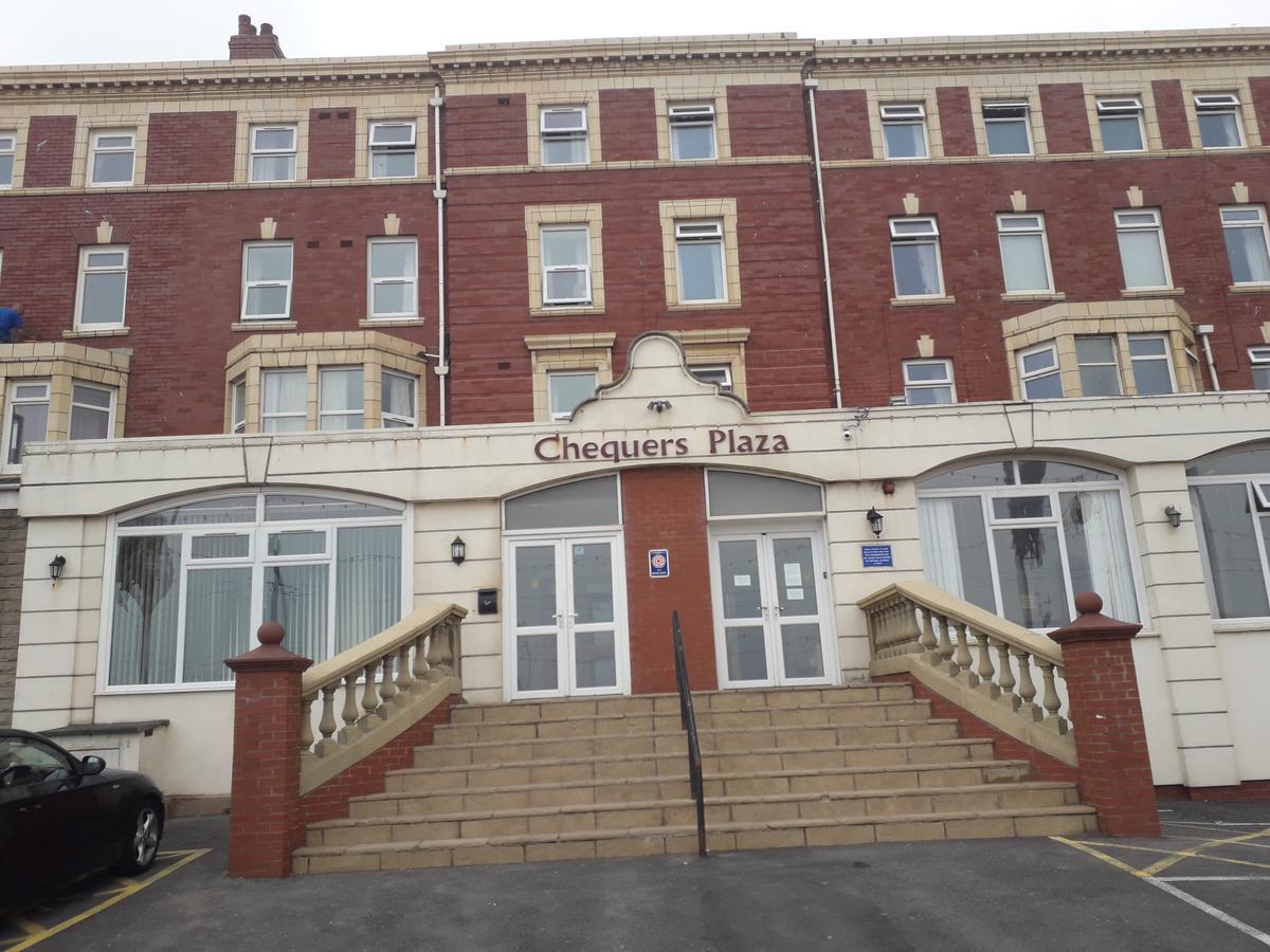 Hotel Chequers Plaza 2*
