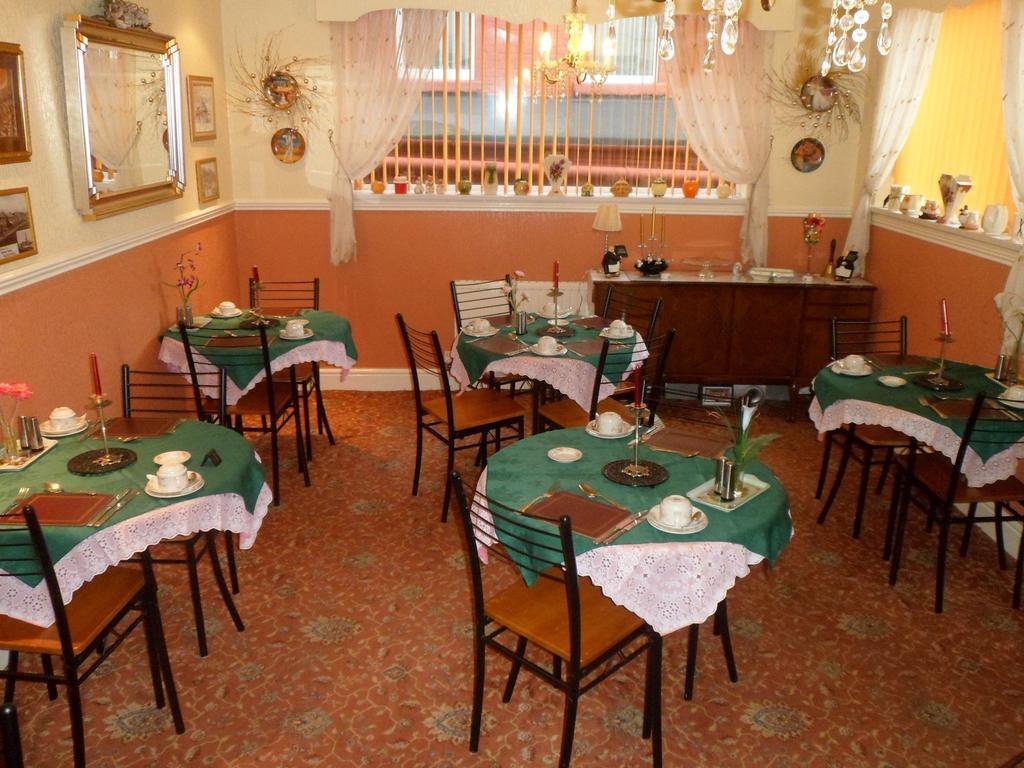 Hotel Camelot - Couples Only 3*