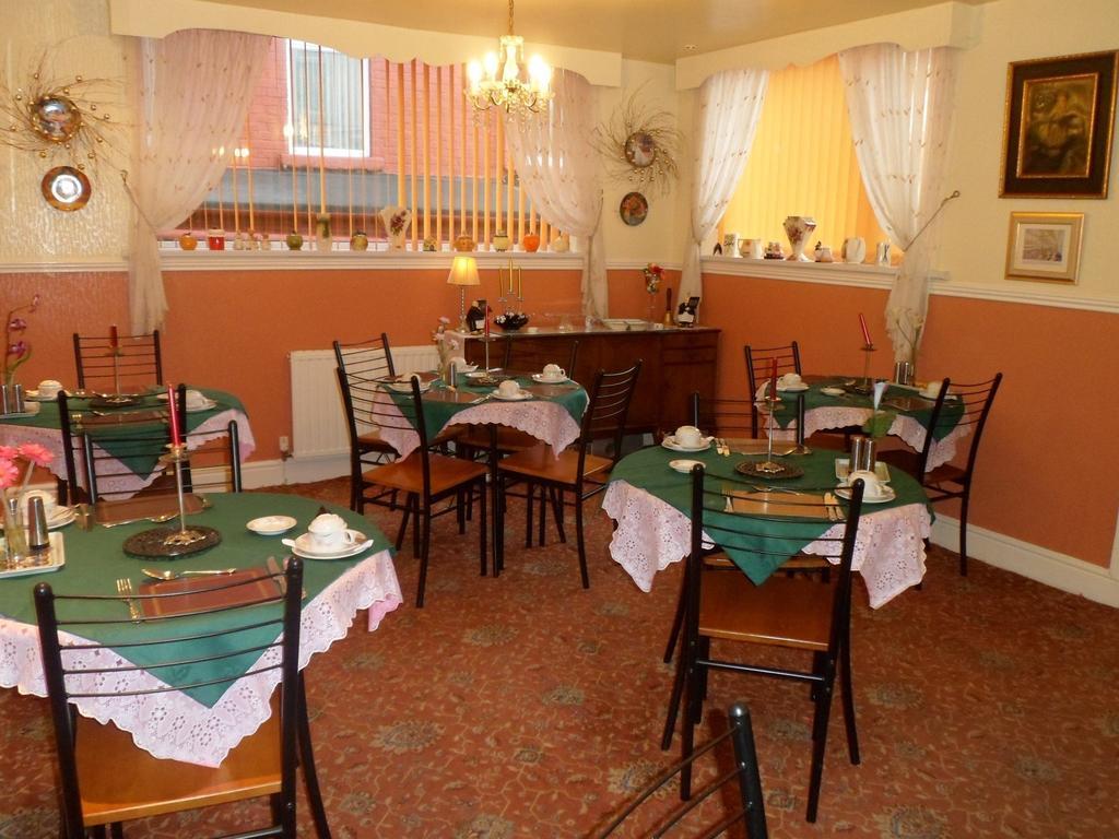 Hotel Camelot - Couples Only Blackpool