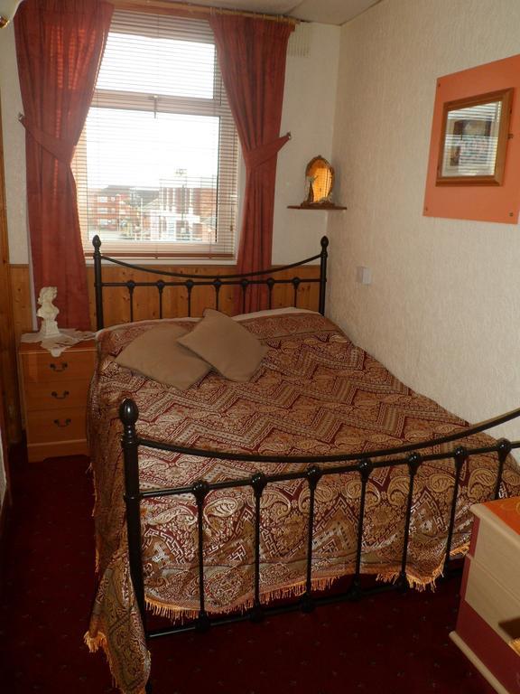 Hotel Camelot - Couples Only