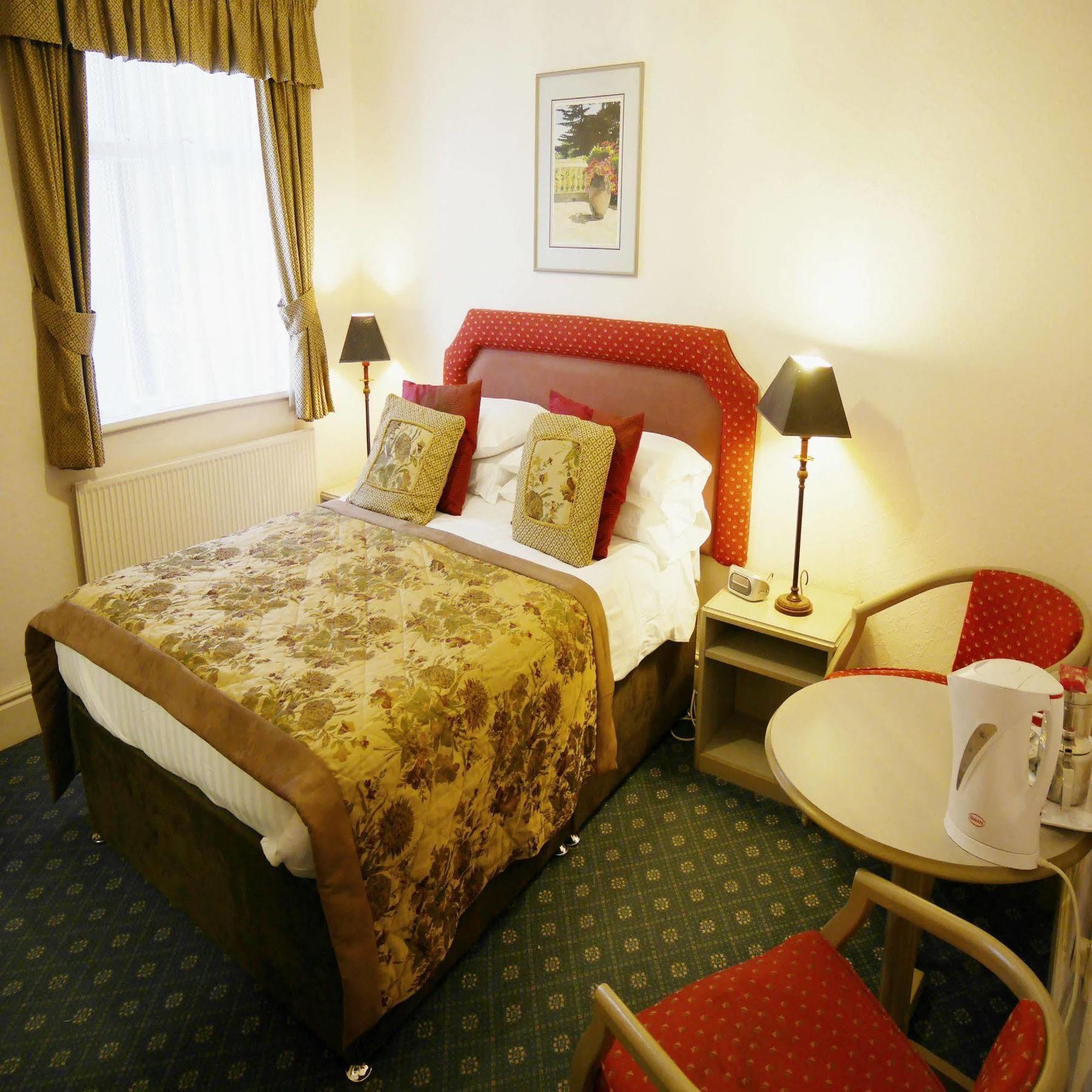 Pier Walk Hotel 3*