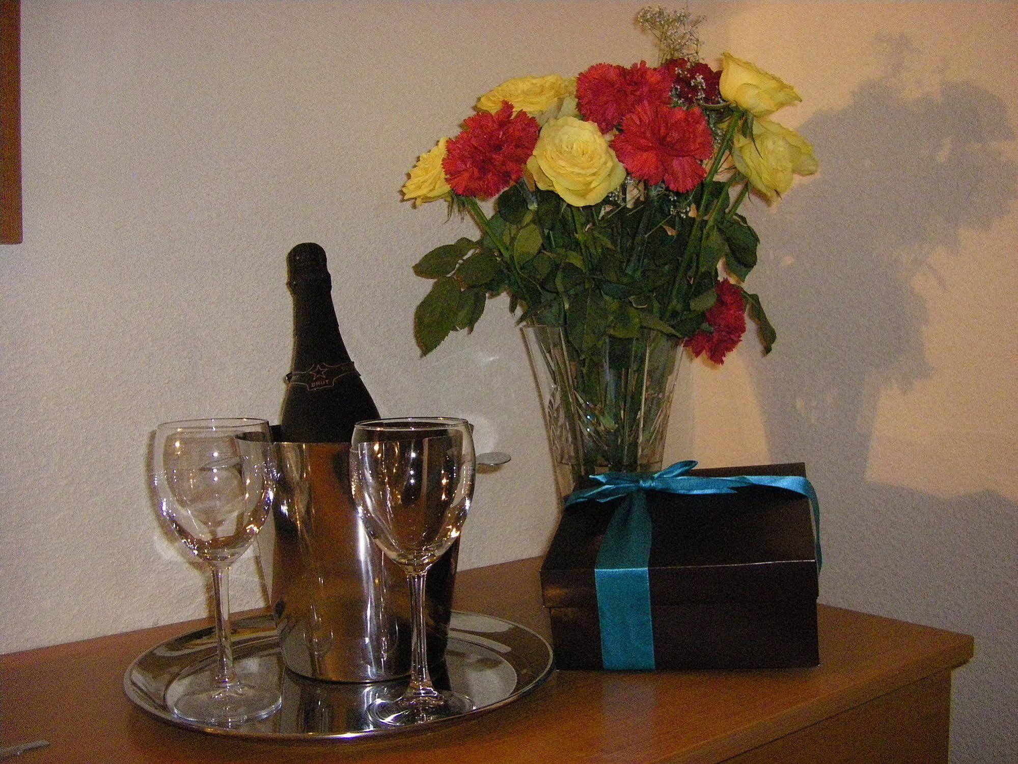 Hotel The Waldorf - Near Pleasure & Sandcastle 3*
