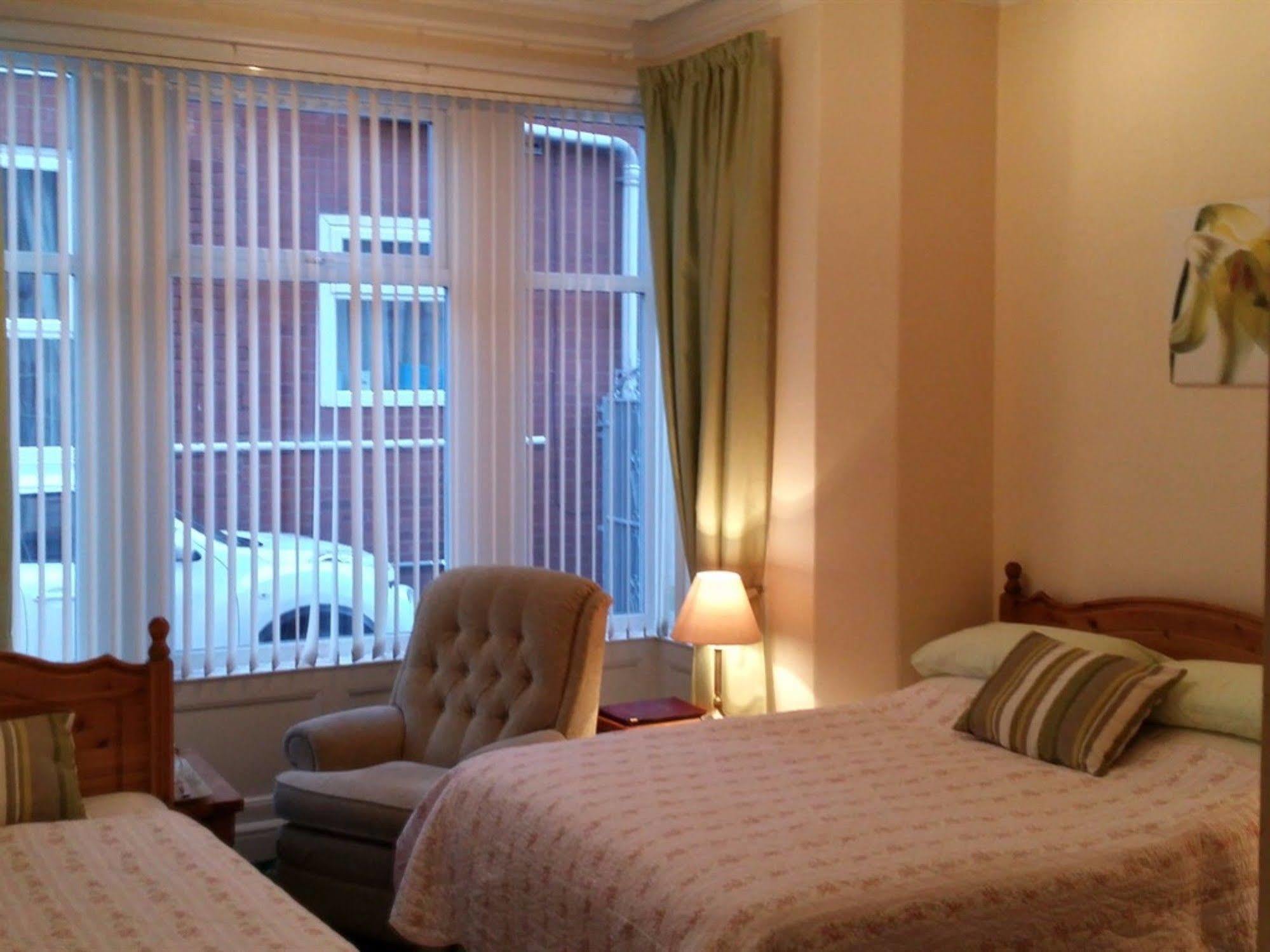 Eden House Bed & Breakfast 3*