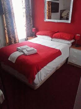 Oakleigh House Guest house 3*