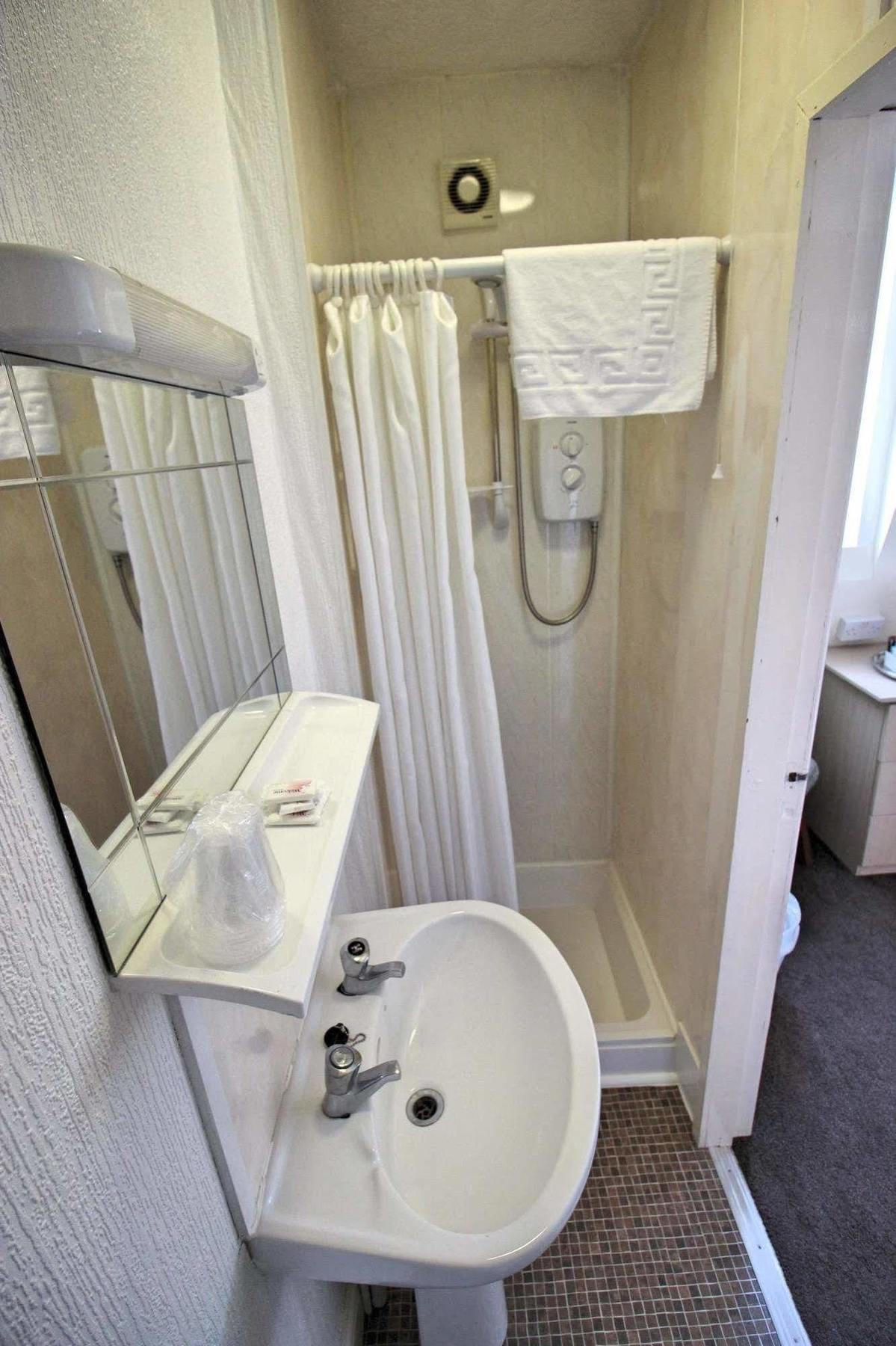 The Colwyn - Near Pleasure 2* Blackpool