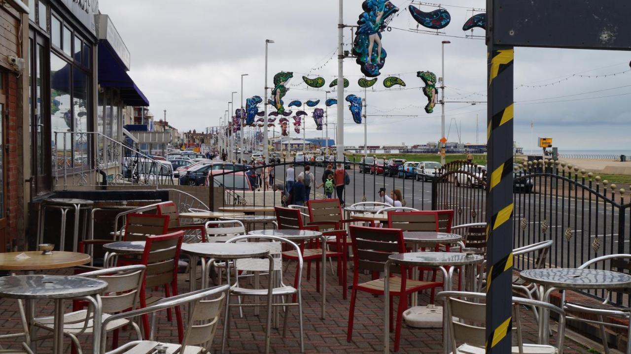 Gainsborough And Bar Blackpool