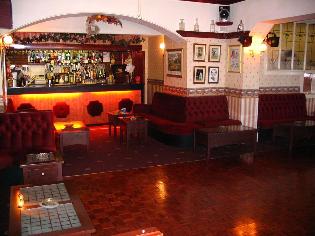 Broadway 3*