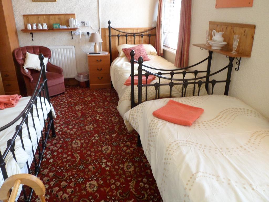 Hotel Camelot - Couples Only