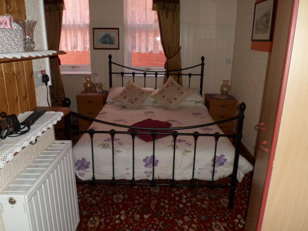 Camelot - Couples Only 3*