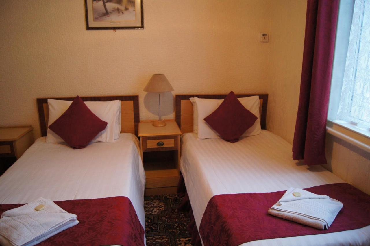 Gainsborough And Bar 3*