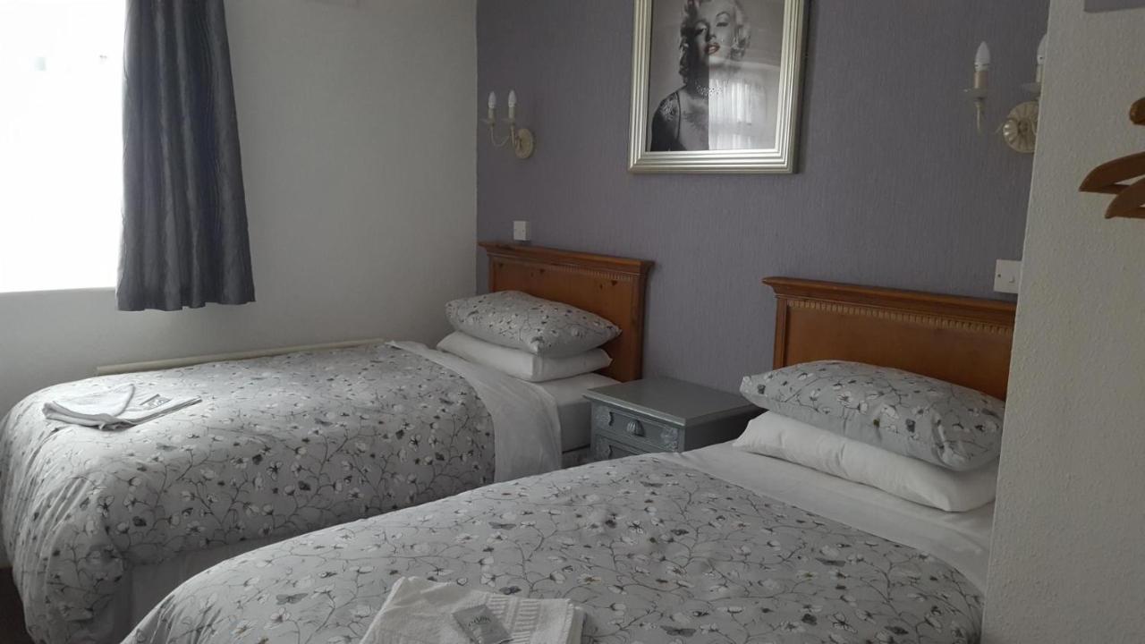 Chesterfield House 3* Blackpool