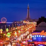 Blackpool Sleepover Apartment 1 Free Parking Sleeps 6