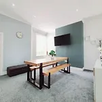 Dysa Bloomfield House