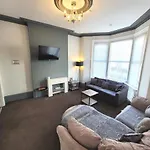 The Bromley Central Holiday Home - Blackpool Resort Collection
