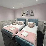Sugar Hill Suite By Sasco Apartments