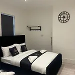 Holiday Plus - Palatine Road