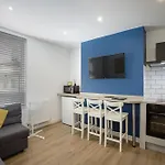 Blackpool Abode - 20 Bairstow Street