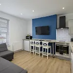 Blackpool Abode - 20 Bairstow Street