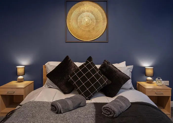 Bank Street Apartment 6