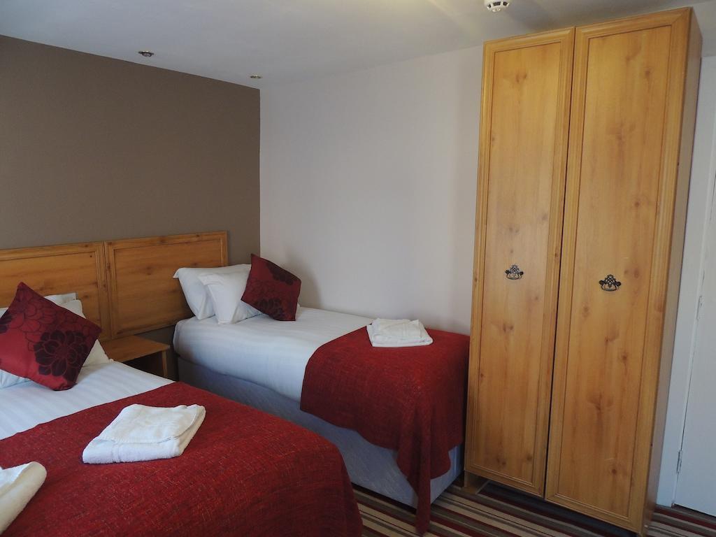 White House Hotel 2*