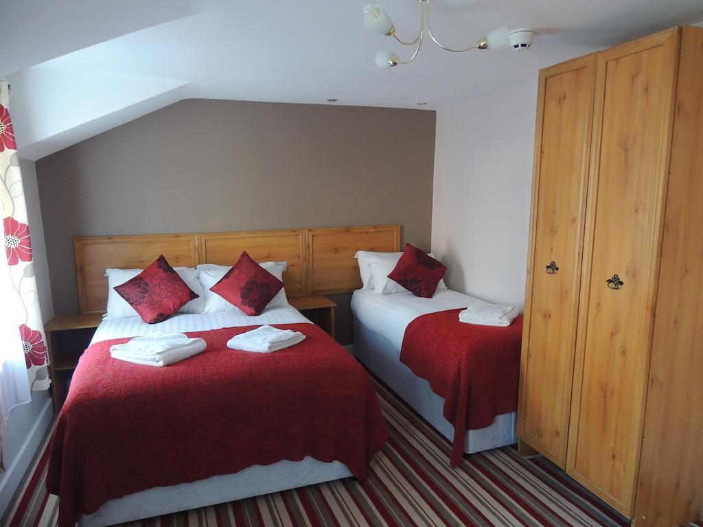 Hotel White House 2*