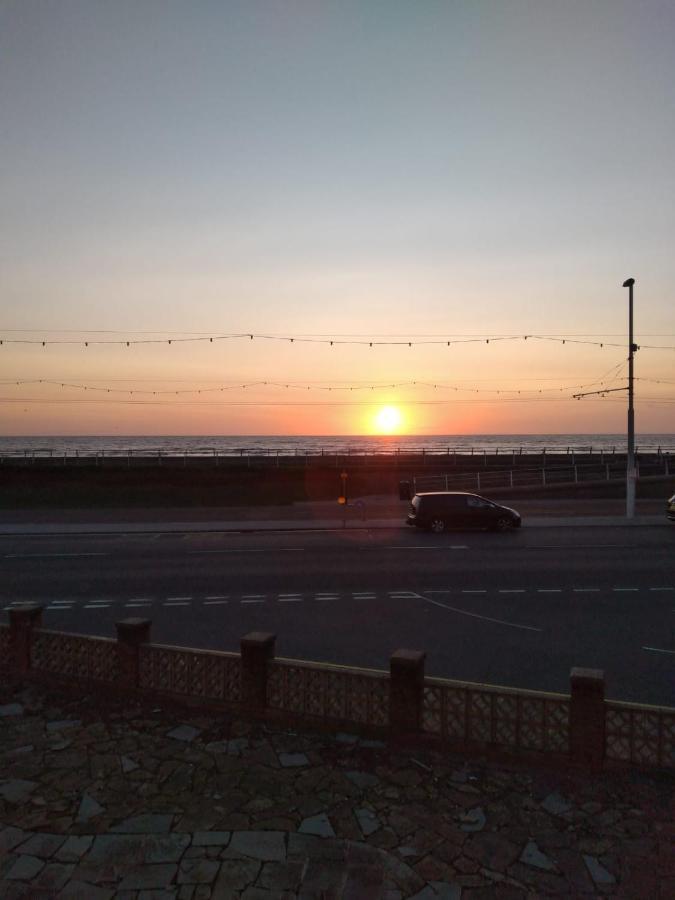 Apartment Sea-front Home-from-home Blackpool