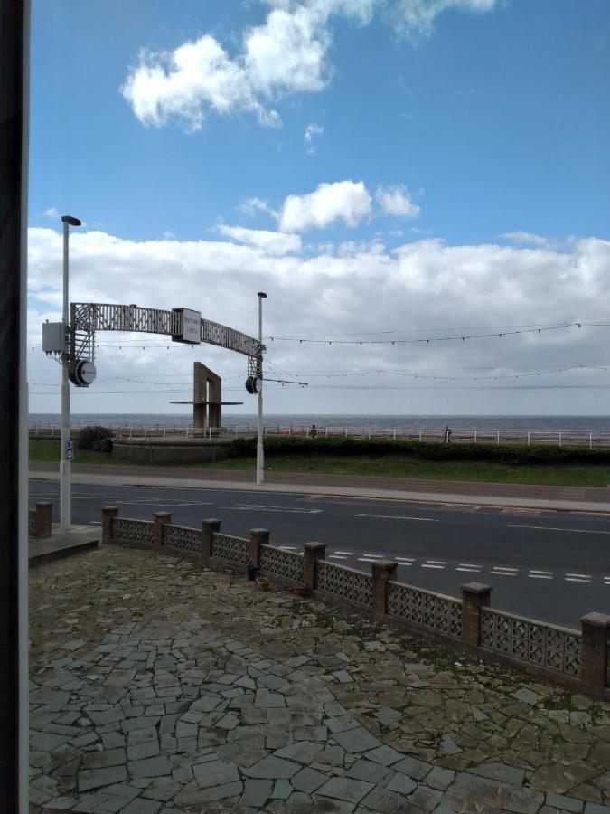 Apartment Sea-front Home-from-home *