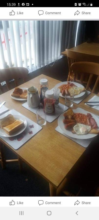 Crompton House Bed & Breakfast