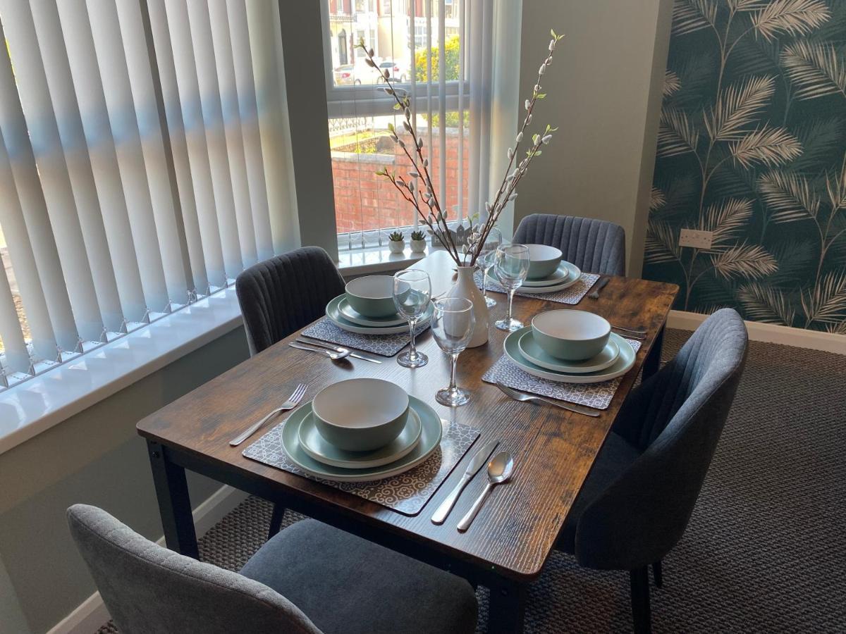 Sleepover 1 Free Parking Sleeps 6 Apartment