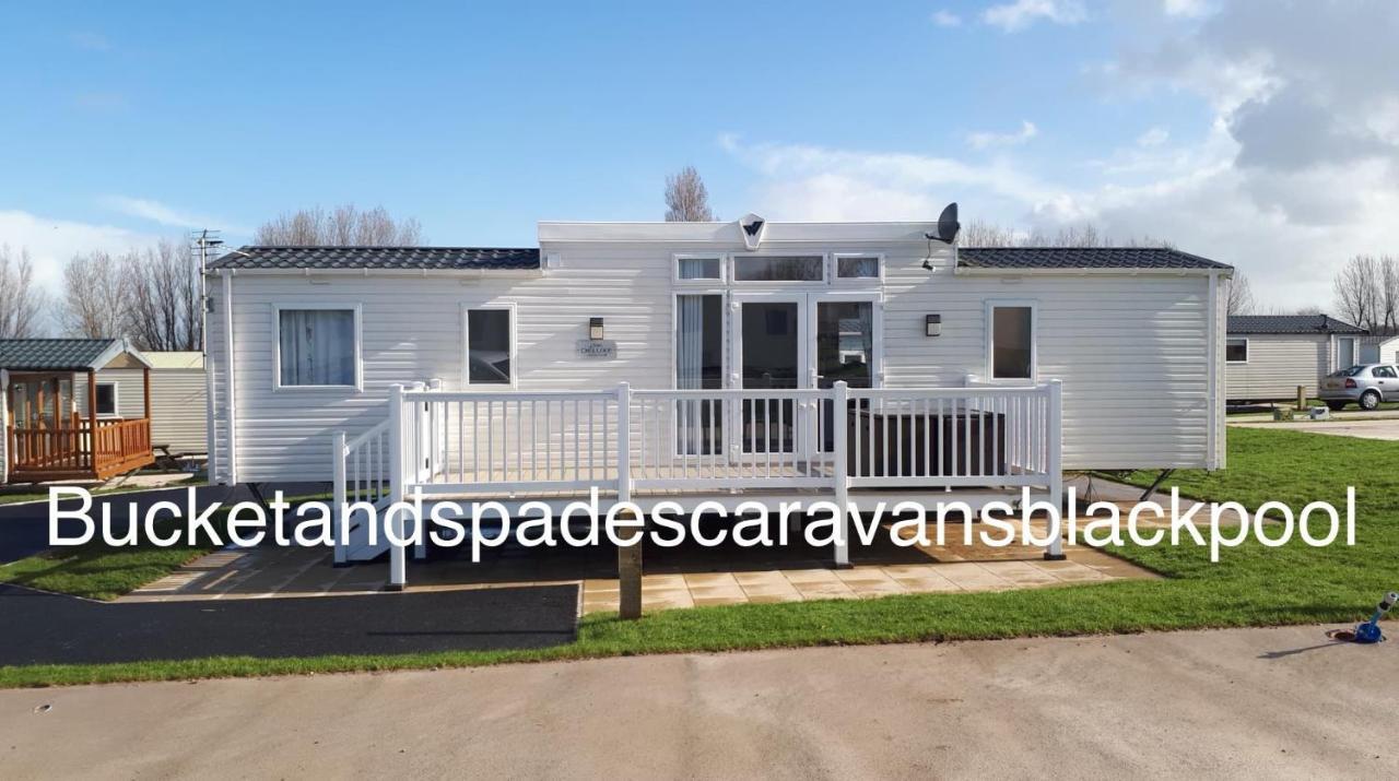 Caravans Marton Mere Campsite Blackpool