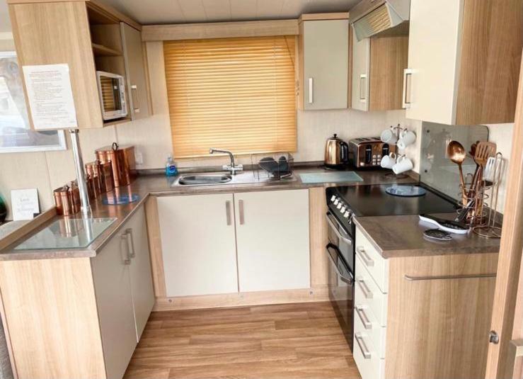 Campsite Caravans Marton Mere