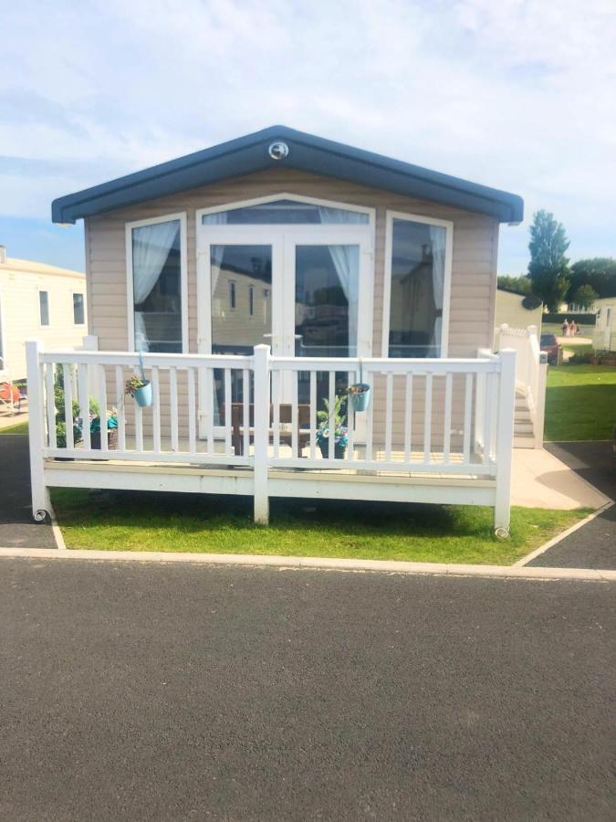 Campsite Caravans Marton Mere