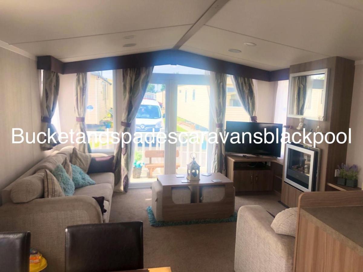 Caravans Marton Mere Campsite *