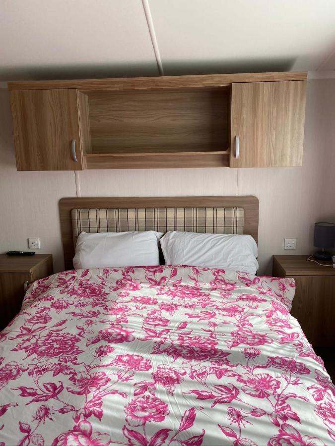 Caravans Marton Mere Campsite *