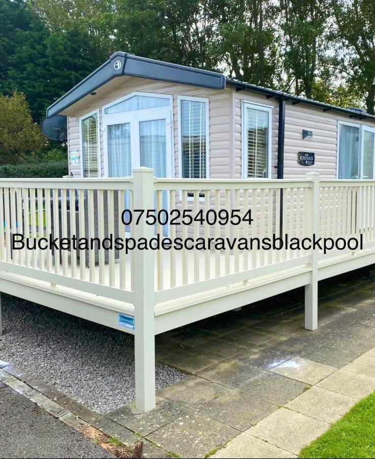 Campsite Caravans Marton Mere Blackpool