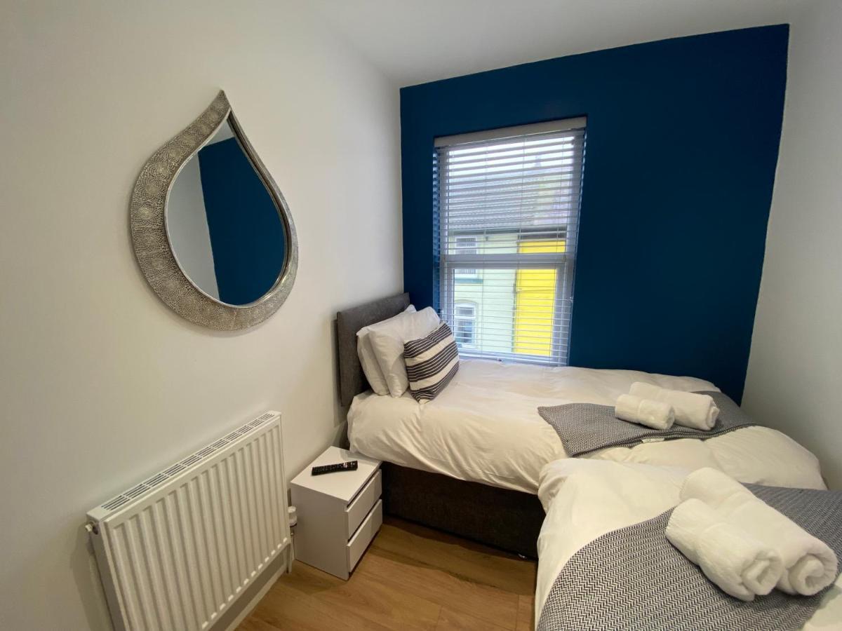 Apartment Abode - 20 Bairstow Street *