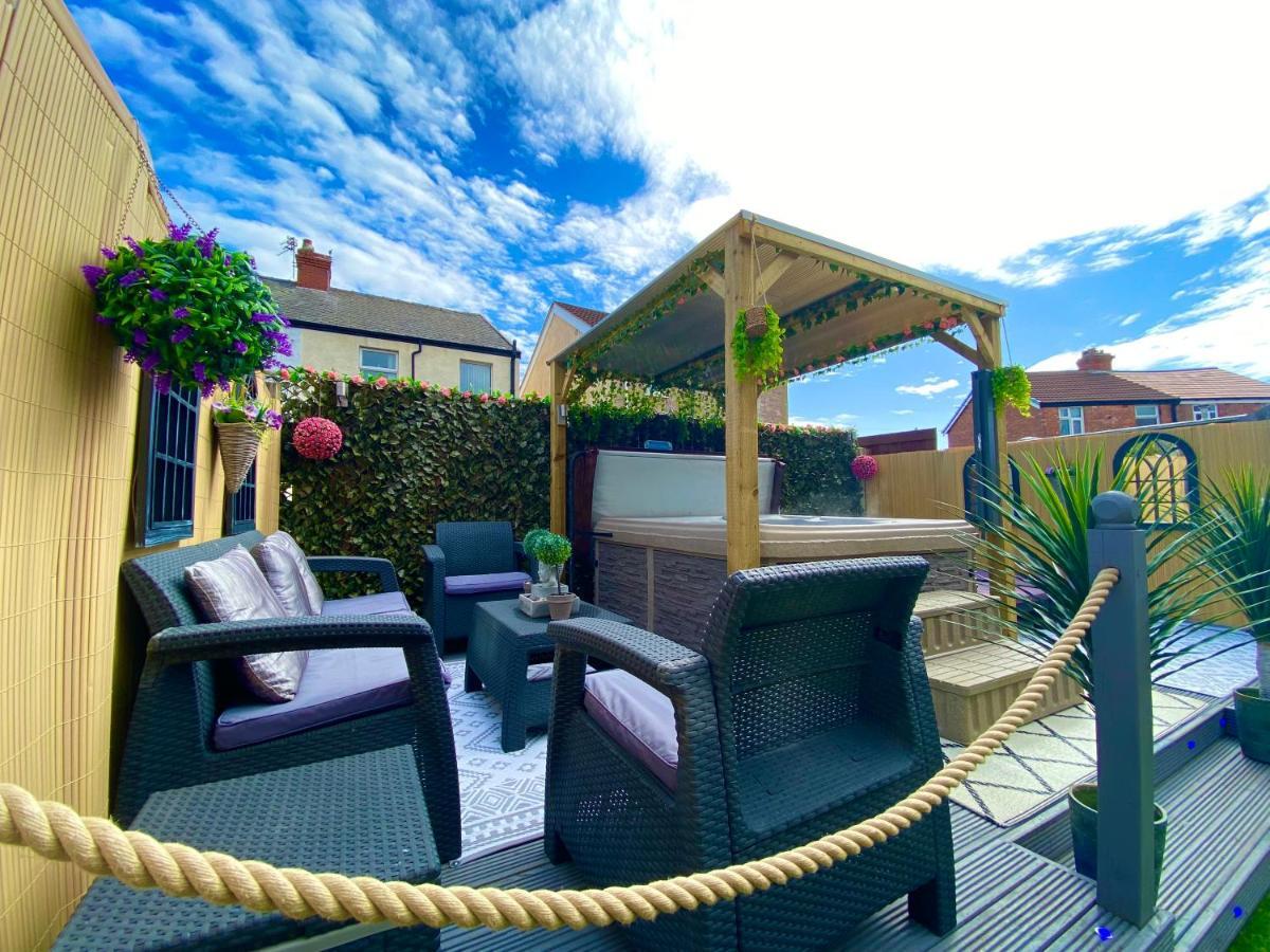New…the Hottub House Pleasure Holiday home