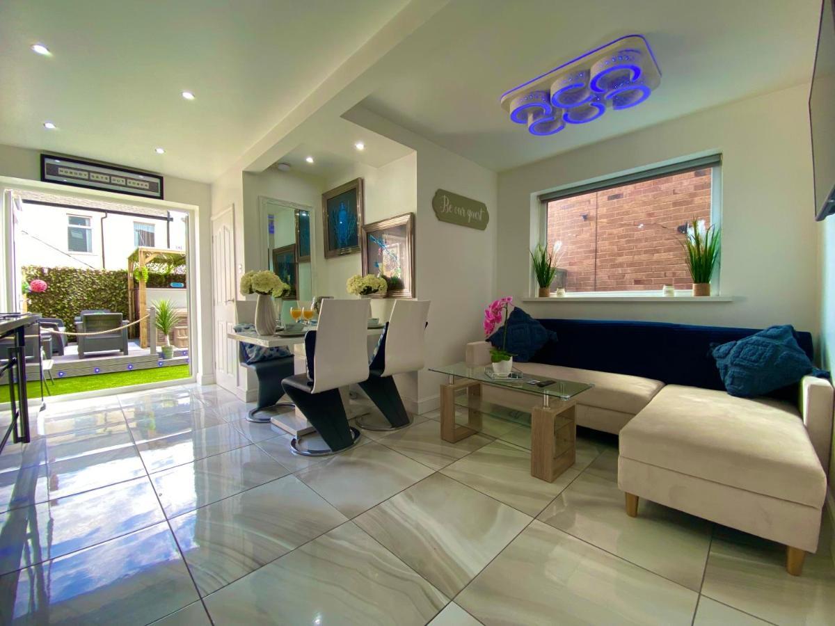 New…the Hottub House Pleasure