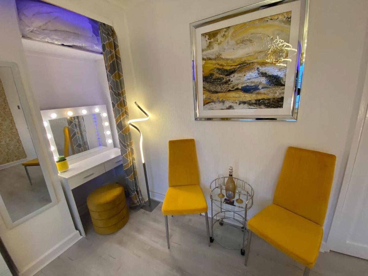 Holiday home New…the Hottub House Pleasure *
