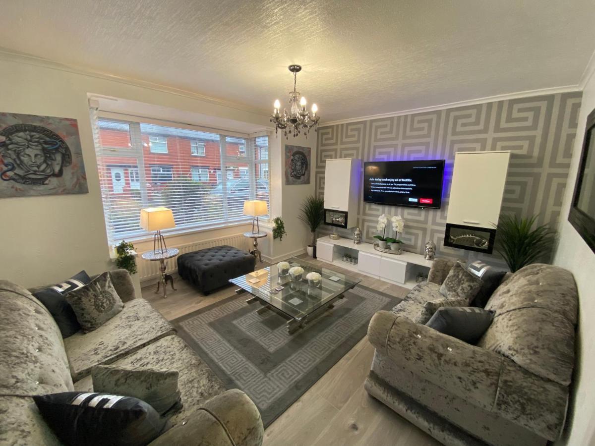 New…the Hottub House Pleasure Holiday home